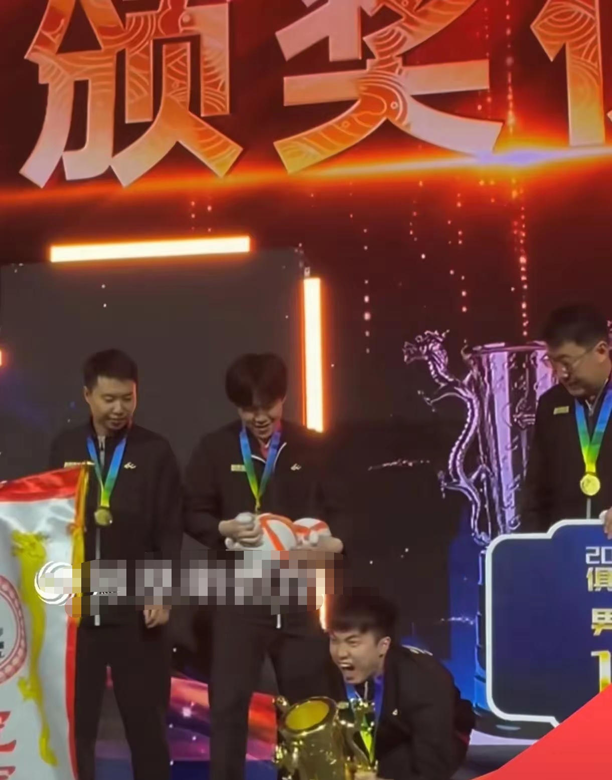 开云体育官网-强强对抗，谁能捧得冠军奖杯？的简单介绍