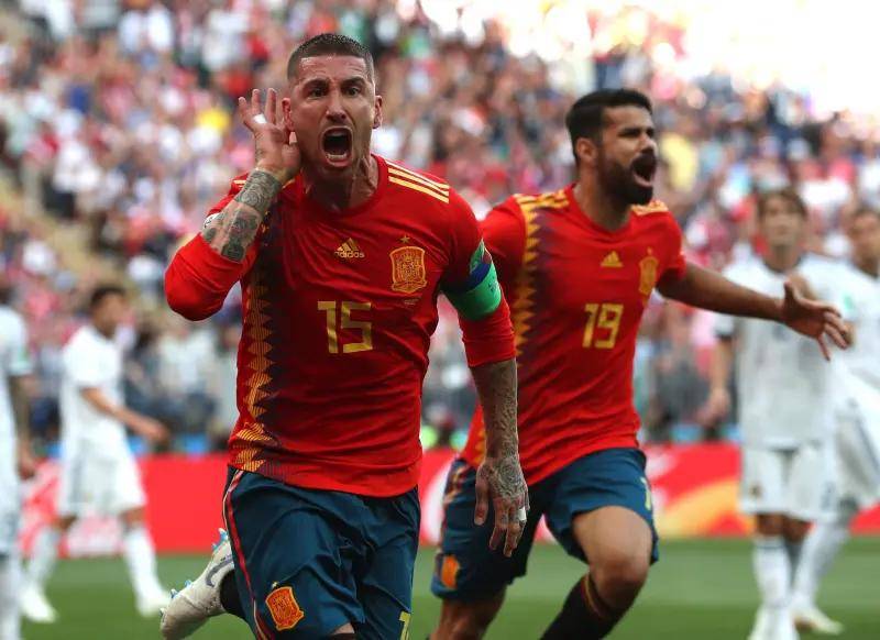 西班牙球队出席世界杯备战热身赛