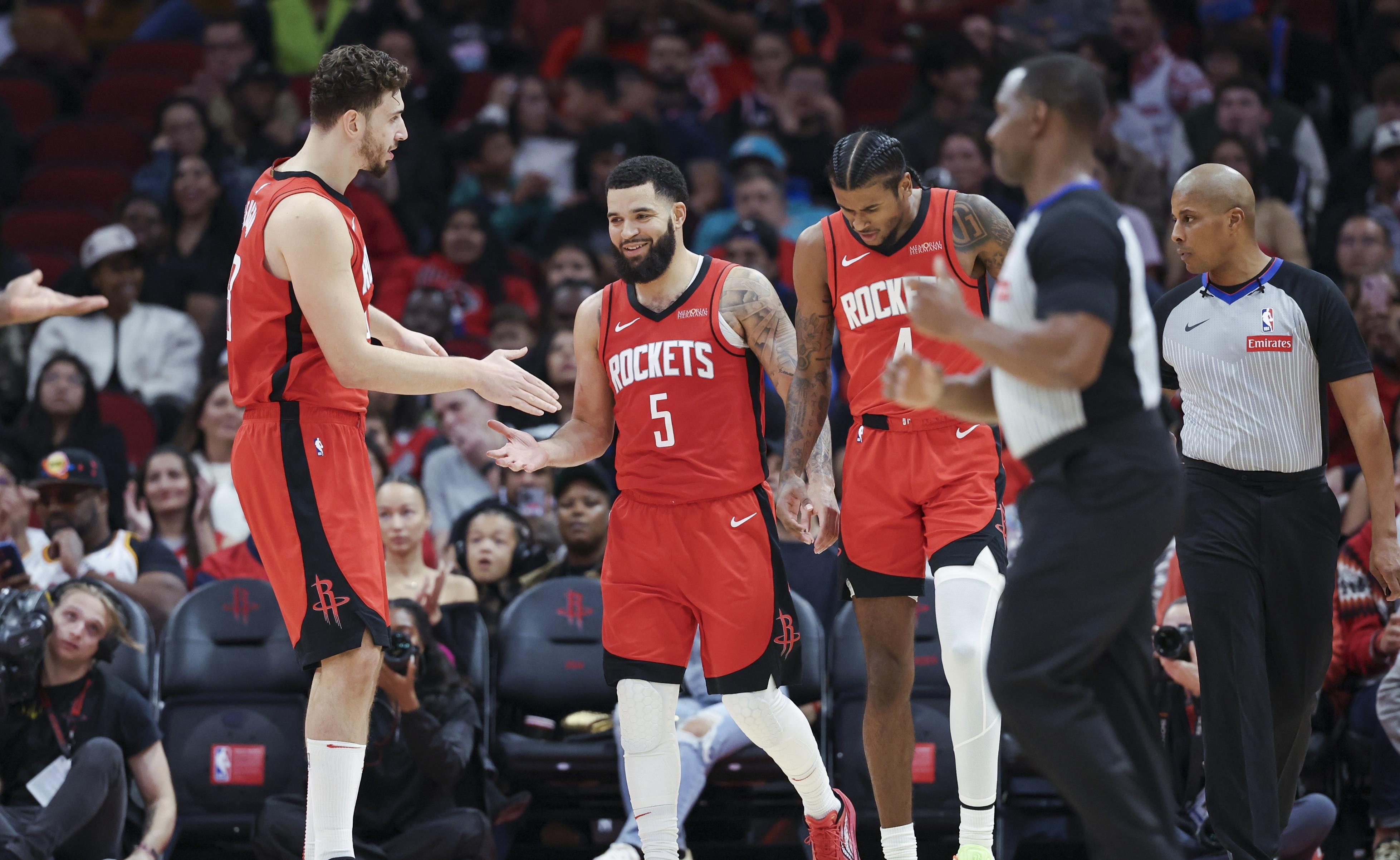 步行者击败火箭，继续保持领先优势