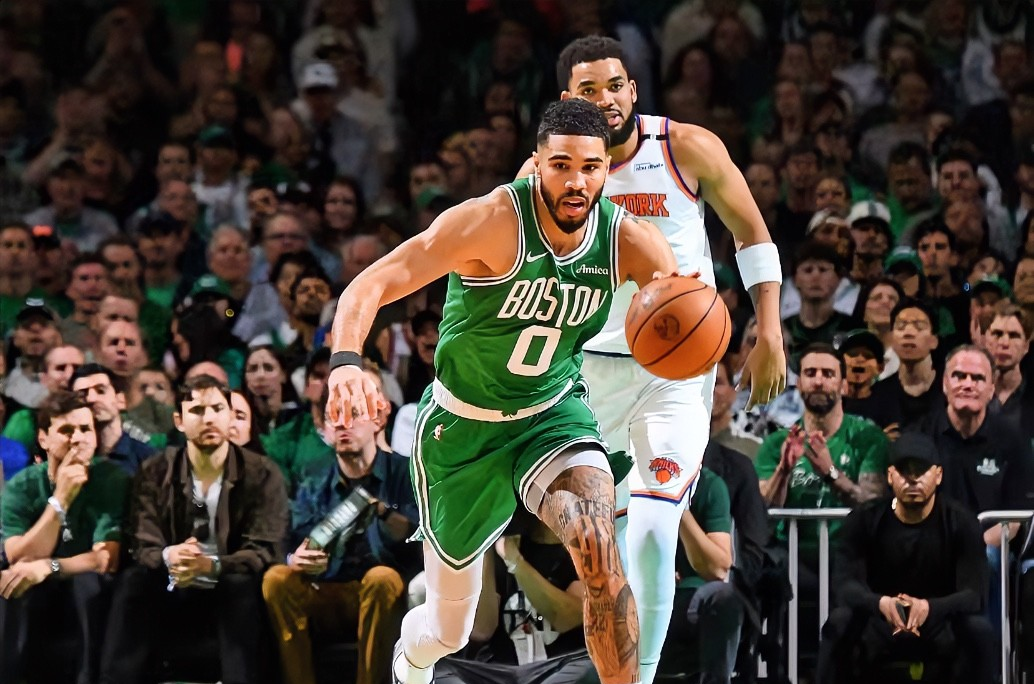 包含尼克斯横扫猛龙，凯尔·库兹马统治全场的词条