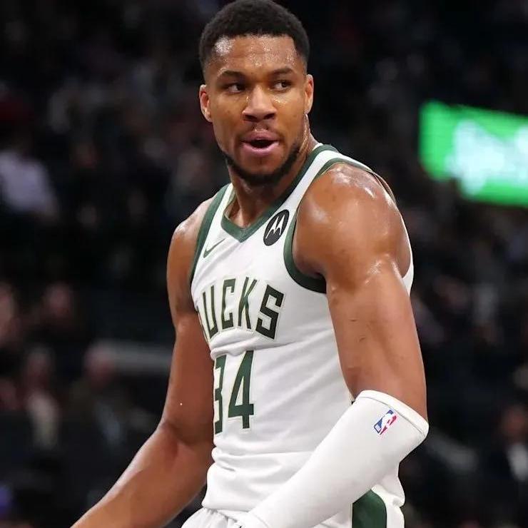 雄鹿再胜马刺,米德尔顿30分表现抢眼 雄鹿再胜马刺,米德尔顿30分表现抢眼