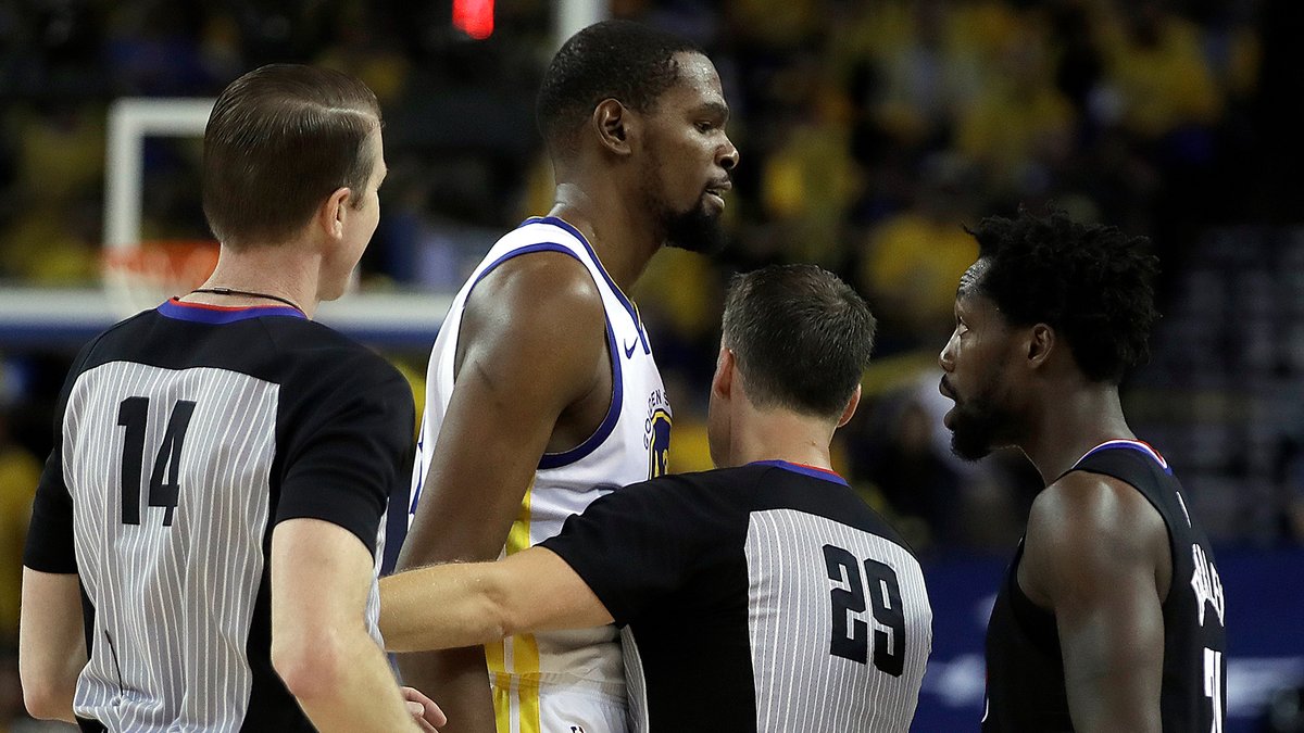 尼克斯横扫热火，贝弗利送出助攻