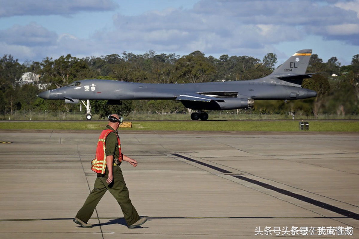 关岛球队冲刺前进，追逐胜利的脚步