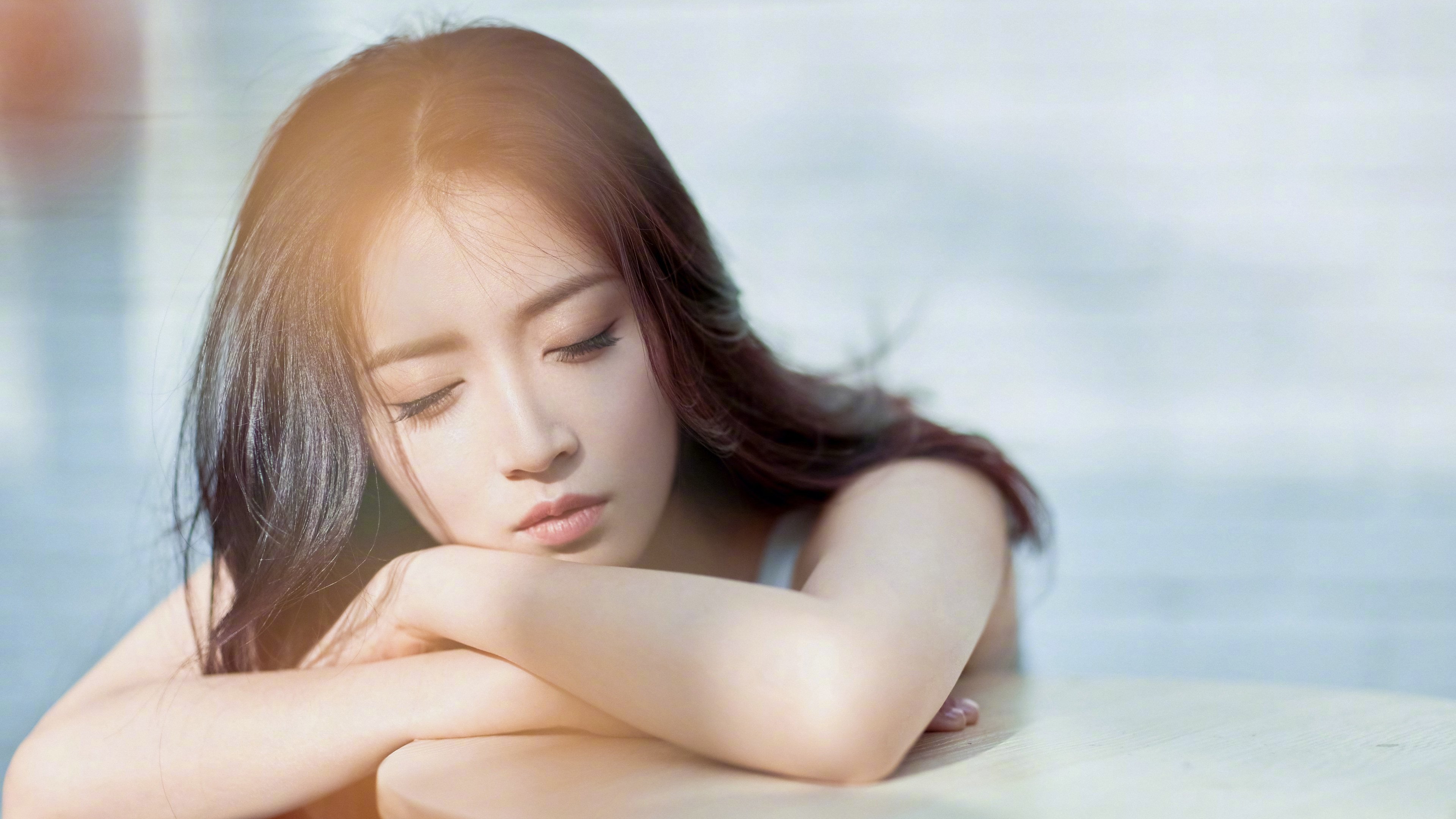 沙漠绿茵上的孤勇者，三笘薰一肩扛起日本队的破局之战