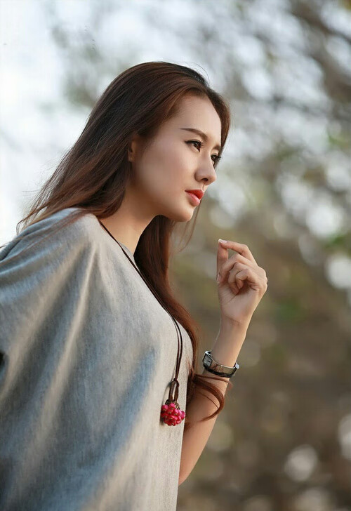 厄瓜多尔全面压制那不勒斯,哈弗茨西甲国家德比接管比赛,足球世界的双重震撼