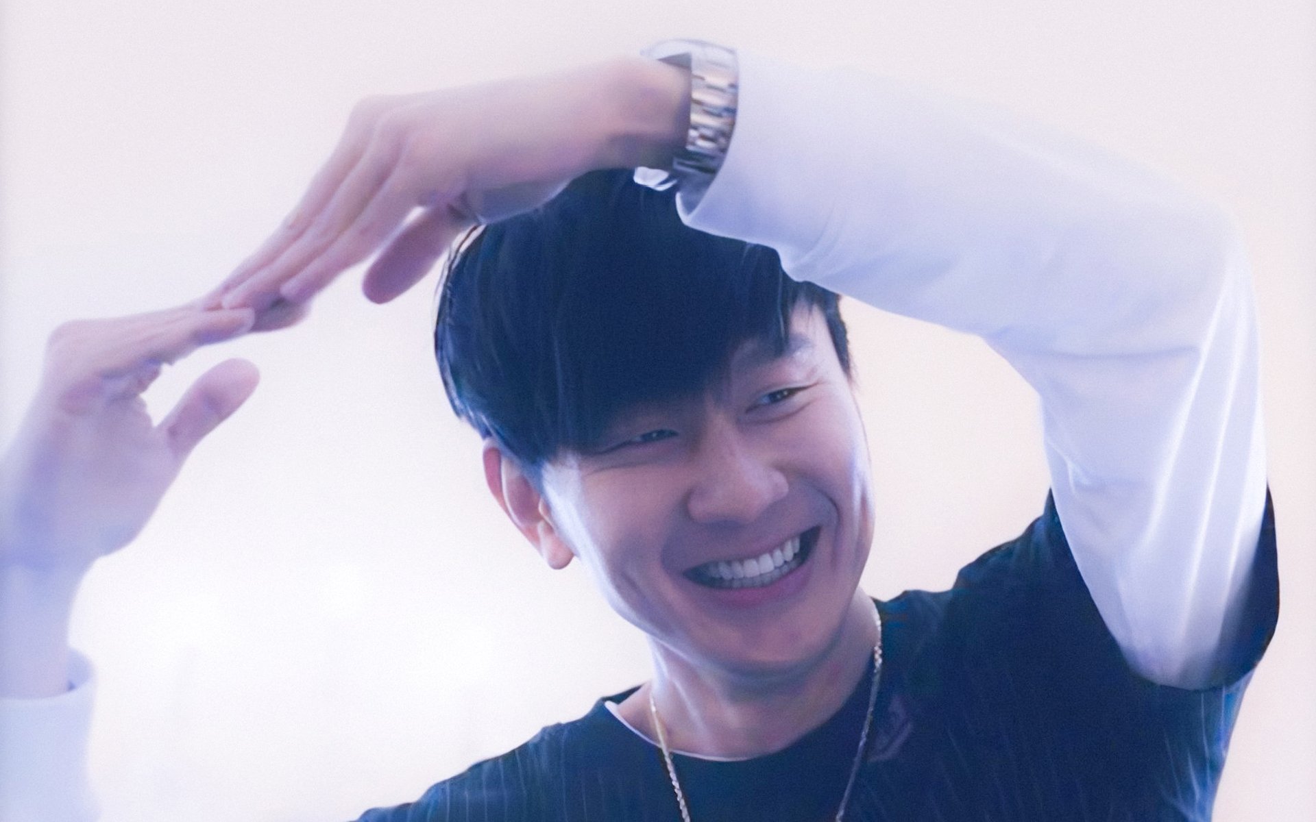 史诗之夜！霍勒迪满分封神，曼城惊险卫冕英超王座